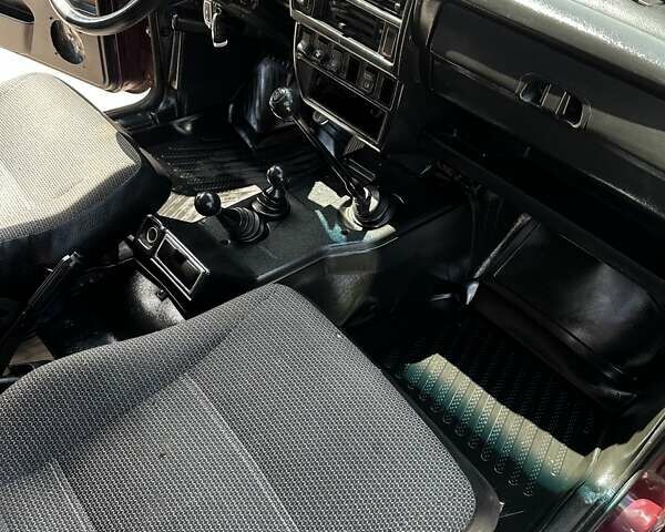 Червоний ВАЗ 21214, об'ємом двигуна 1.69 л та пробігом 213 тис. км за 5500 $, фото 5 на Automoto.ua