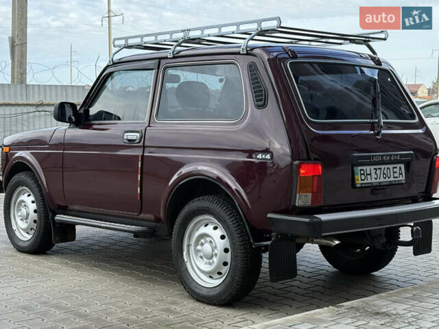 Червоний ВАЗ 21214, об'ємом двигуна 1.7 л та пробігом 60 тис. км за 4950 $, фото 10 на Automoto.ua