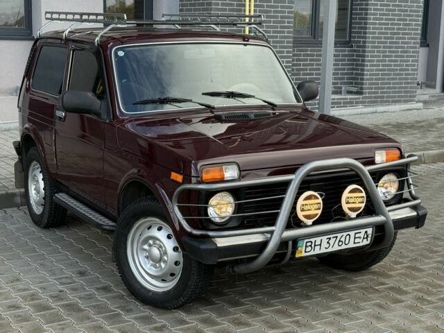 Красный ВАЗ 21214, объемом двигателя 1.7 л и пробегом 60 тыс. км за 4950 $, фото 5 на Automoto.ua