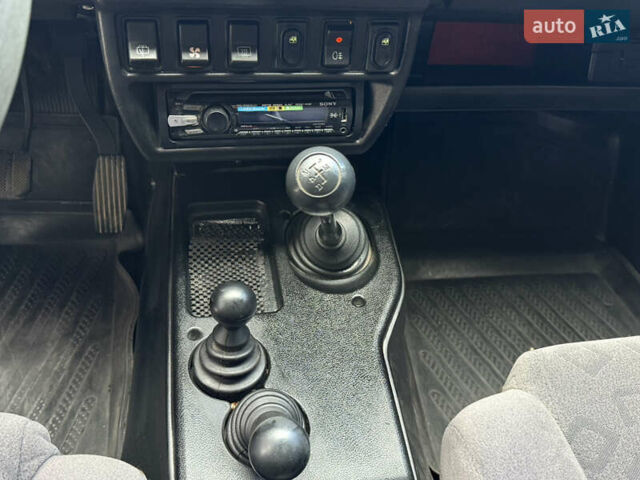 Червоний ВАЗ 21214, об'ємом двигуна 1.7 л та пробігом 60 тис. км за 4950 $, фото 24 на Automoto.ua