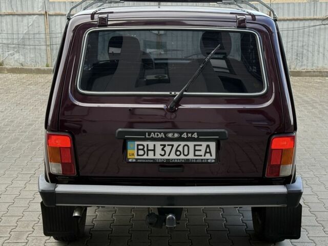 Красный ВАЗ 21214, объемом двигателя 1.7 л и пробегом 60 тыс. км за 4950 $, фото 6 на Automoto.ua