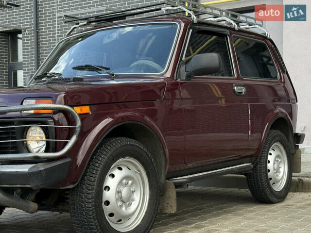 Червоний ВАЗ 21214, об'ємом двигуна 1.7 л та пробігом 60 тис. км за 4950 $, фото 8 на Automoto.ua