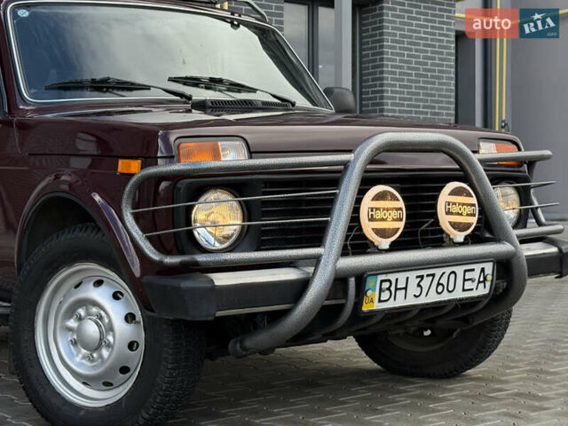 Червоний ВАЗ 21214, об'ємом двигуна 1.7 л та пробігом 60 тис. км за 4950 $, фото 3 на Automoto.ua