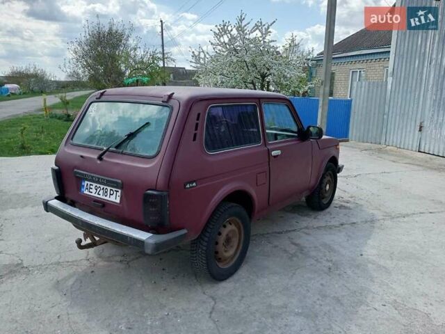 Красный ВАЗ 21214, объемом двигателя 0 л и пробегом 250 тыс. км за 3800 $, фото 2 на Automoto.ua
