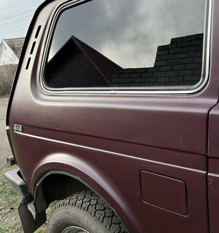 Красный ВАЗ 21214, объемом двигателя 1.69 л и пробегом 80 тыс. км за 3500 $, фото 7 на Automoto.ua