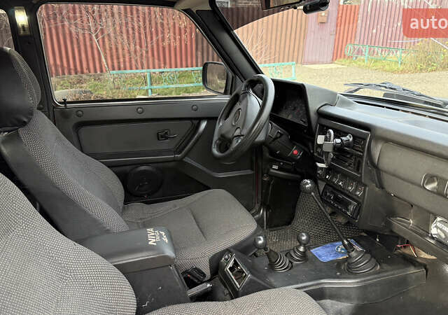 Красный ВАЗ 21214, объемом двигателя 1.69 л и пробегом 80 тыс. км за 3500 $, фото 9 на Automoto.ua