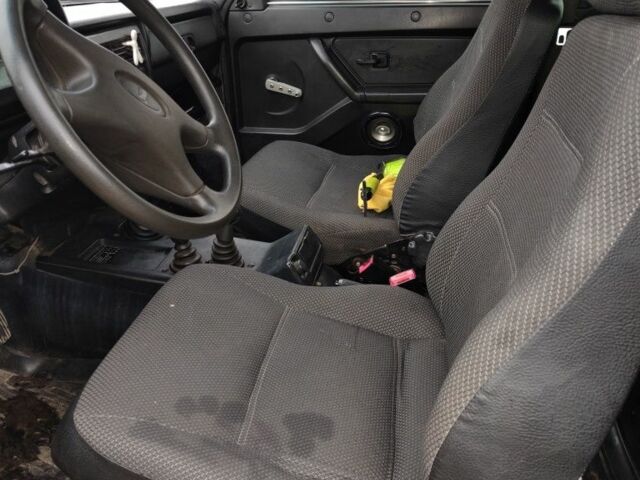 Красный ВАЗ 21214, объемом двигателя 1.7 л и пробегом 223 тыс. км за 3500 $, фото 6 на Automoto.ua