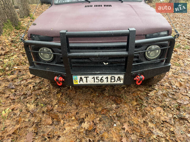 Красный ВАЗ 21214, объемом двигателя 1.7 л и пробегом 100 тыс. км за 4400 $, фото 11 на Automoto.ua