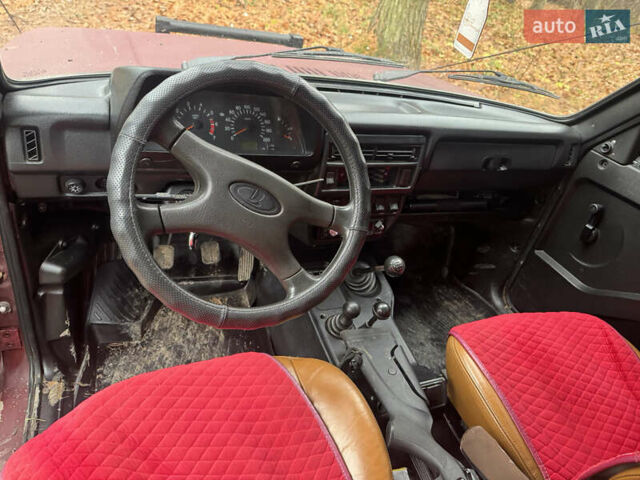 Красный ВАЗ 21214, объемом двигателя 1.7 л и пробегом 100 тыс. км за 4400 $, фото 9 на Automoto.ua