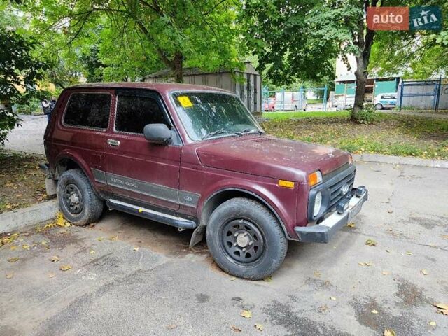 Червоний ВАЗ 21214, об'ємом двигуна 1.7 л та пробігом 93 тис. км за 4950 $, фото 4 на Automoto.ua