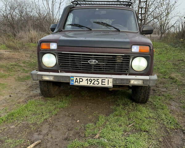 Красный ВАЗ 21214, объемом двигателя 1.7 л и пробегом 123 тыс. км за 4800 $, фото 18 на Automoto.ua