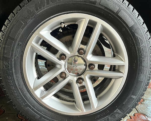 Красный ВАЗ 21214, объемом двигателя 1.7 л и пробегом 196 тыс. км за 2600 $, фото 15 на Automoto.ua