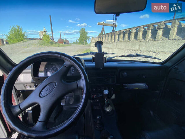 Красный ВАЗ 21214, объемом двигателя 1.69 л и пробегом 71 тыс. км за 5000 $, фото 3 на Automoto.ua