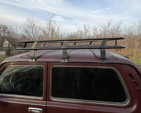 Красный ВАЗ 21214, объемом двигателя 1.7 л и пробегом 123 тыс. км за 4800 $, фото 8 на Automoto.ua