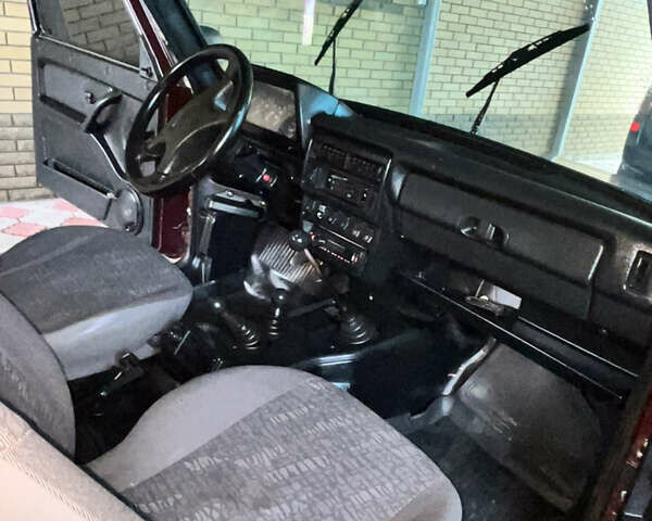 Красный ВАЗ 21214, объемом двигателя 1.7 л и пробегом 196 тыс. км за 2600 $, фото 10 на Automoto.ua