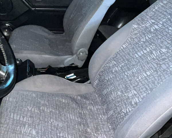 Красный ВАЗ 21214, объемом двигателя 1.7 л и пробегом 196 тыс. км за 2600 $, фото 14 на Automoto.ua