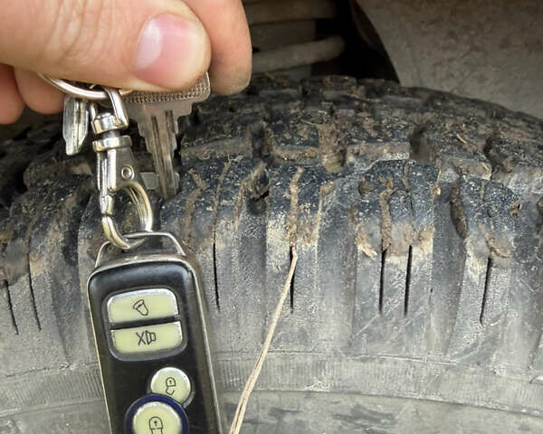 Красный ВАЗ 21214, объемом двигателя 1.7 л и пробегом 123 тыс. км за 4800 $, фото 14 на Automoto.ua