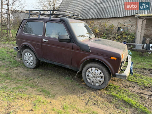 Красный ВАЗ 21214, объемом двигателя 1.7 л и пробегом 123 тыс. км за 4800 $, фото 1 на Automoto.ua