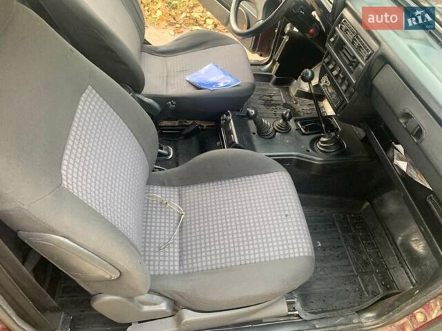 Красный ВАЗ 21214, объемом двигателя 1.69 л и пробегом 142 тыс. км за 5200 $, фото 13 на Automoto.ua