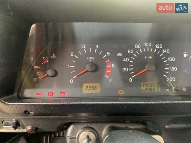 Красный ВАЗ 21214, объемом двигателя 1.69 л и пробегом 142 тыс. км за 5200 $, фото 12 на Automoto.ua