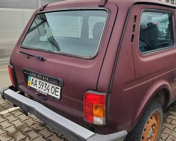 Красный ВАЗ 21214, объемом двигателя 1.7 л и пробегом 20 тыс. км за 4100 $, фото 5 на Automoto.ua