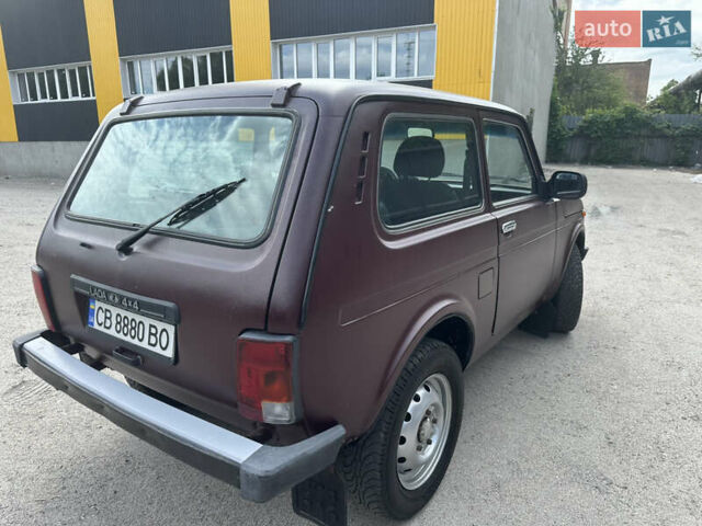 Красный ВАЗ 21214, объемом двигателя 1.69 л и пробегом 239 тыс. км за 3700 $, фото 12 на Automoto.ua