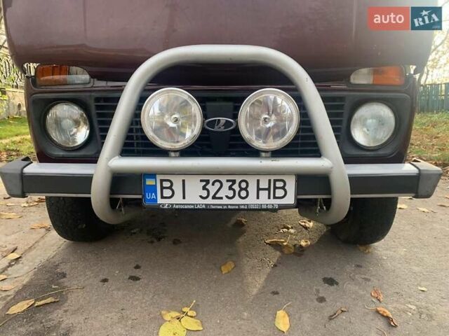 Красный ВАЗ 21214, объемом двигателя 1.69 л и пробегом 142 тыс. км за 5200 $, фото 2 на Automoto.ua