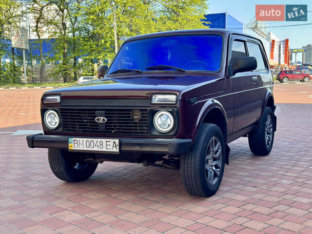 Червоний ВАЗ 21214, об'ємом двигуна 1.7 л та пробігом 160 тис. км за 4200 $, фото 19 на Automoto.ua