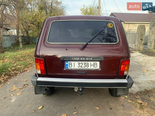 Красный ВАЗ 21214, объемом двигателя 1.69 л и пробегом 142 тыс. км за 5200 $, фото 8 на Automoto.ua