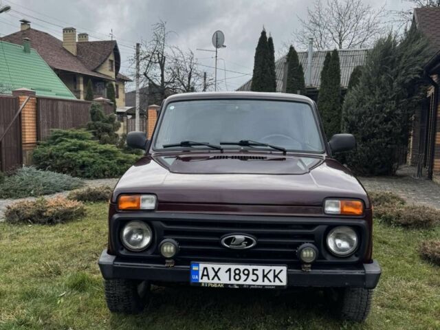 Красный ВАЗ 21214, объемом двигателя 1.7 л и пробегом 160 тыс. км за 5500 $, фото 5 на Automoto.ua