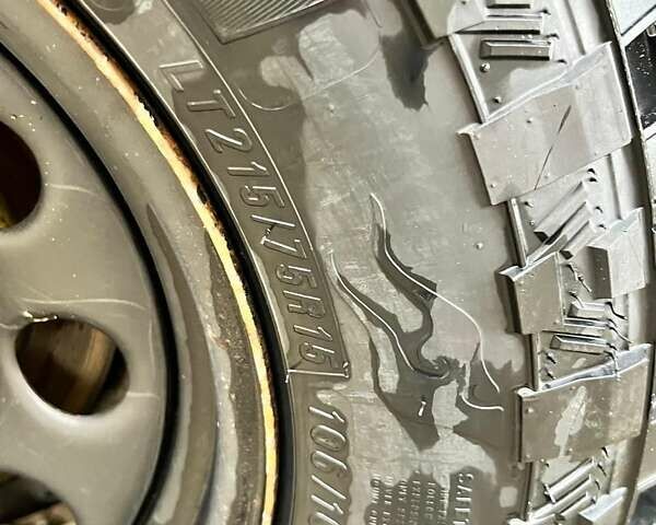 ВАЗ 21214, объемом двигателя 1.6 л и пробегом 185 тыс. км за 4000 $, фото 12 на Automoto.ua