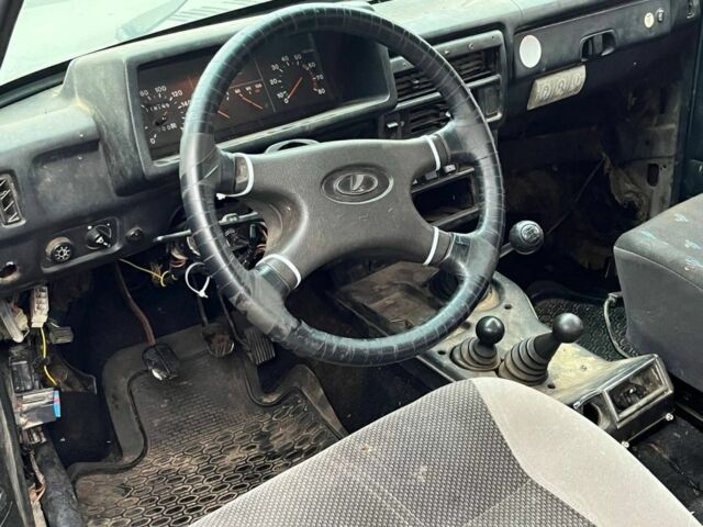 Синий ВАЗ 21214, объемом двигателя 1.7 л и пробегом 150 тыс. км за 2350 $, фото 5 на Automoto.ua