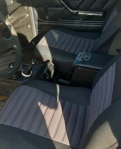 Синий ВАЗ 21214, объемом двигателя 1.7 л и пробегом 115 тыс. км за 4400 $, фото 2 на Automoto.ua