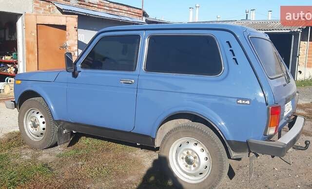 Синий ВАЗ 21214, объемом двигателя 1.7 л и пробегом 115 тыс. км за 4400 $, фото 6 на Automoto.ua