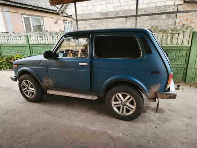 Синий ВАЗ 21214, объемом двигателя 1.7 л и пробегом 74 тыс. км за 4300 $, фото 14 на Automoto.ua