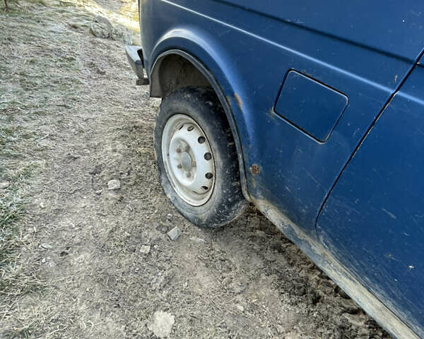 Синий ВАЗ 21214, объемом двигателя 1.69 л и пробегом 224 тыс. км за 1900 $, фото 3 на Automoto.ua