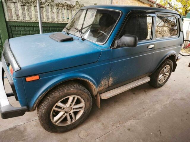 Синий ВАЗ 21214, объемом двигателя 1.7 л и пробегом 74 тыс. км за 4300 $, фото 3 на Automoto.ua