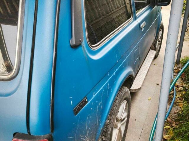Синий ВАЗ 21214, объемом двигателя 1.7 л и пробегом 74 тыс. км за 4300 $, фото 4 на Automoto.ua