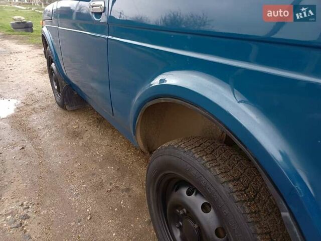 Синий ВАЗ 21214, объемом двигателя 1.7 л и пробегом 186 тыс. км за 3200 $, фото 16 на Automoto.ua