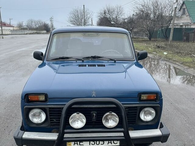 Синий ВАЗ 21214, объемом двигателя 1.7 л и пробегом 207 тыс. км за 3200 $, фото 2 на Automoto.ua