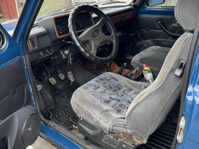 Синій ВАЗ 21214, об'ємом двигуна 1.7 л та пробігом 350 тис. км за 3300 $, фото 6 на Automoto.ua