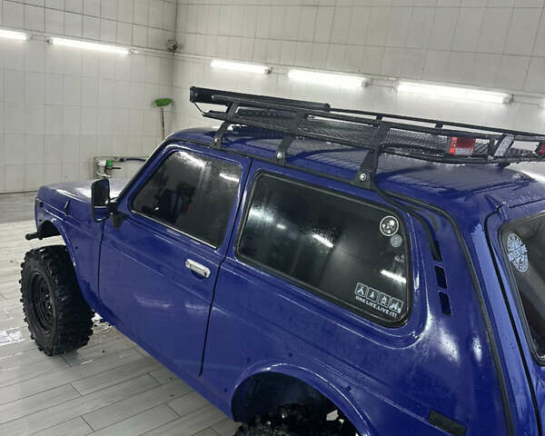 Синий ВАЗ 21214, объемом двигателя 1.7 л и пробегом 150 тыс. км за 3600 $, фото 5 на Automoto.ua