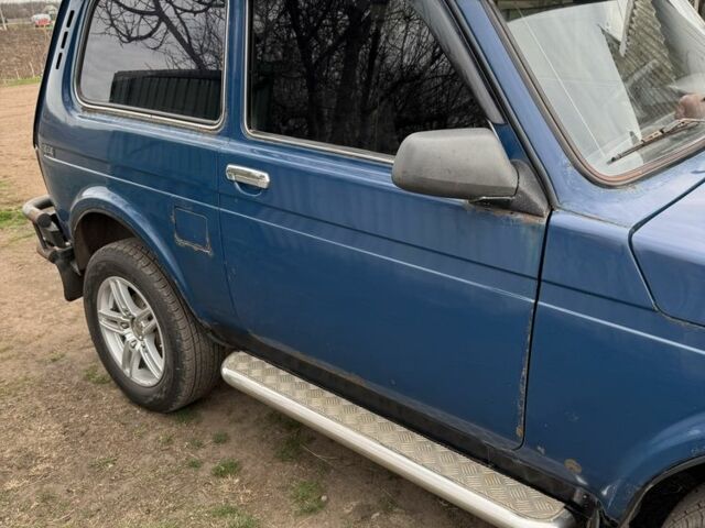 Синій ВАЗ 21214, об'ємом двигуна 1.7 л та пробігом 350 тис. км за 3300 $, фото 1 на Automoto.ua