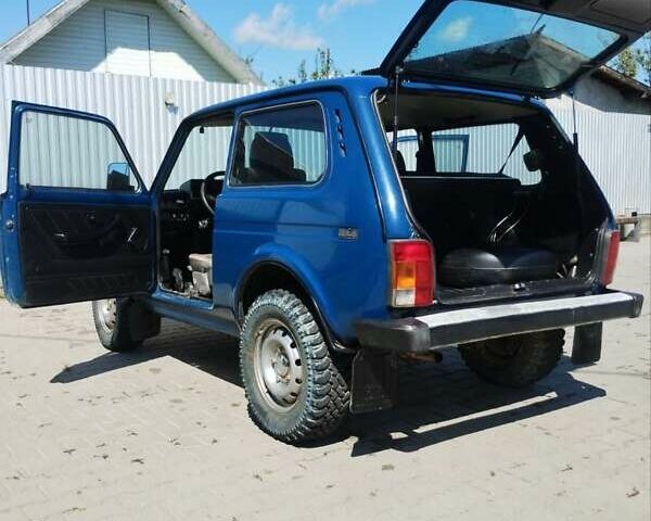 Синий ВАЗ 21214, объемом двигателя 1.69 л и пробегом 180 тыс. км за 3300 $, фото 4 на Automoto.ua