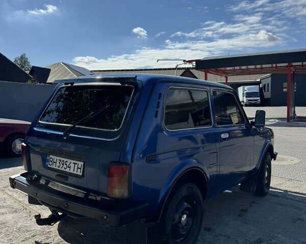 Синий ВАЗ 21214, объемом двигателя 1.7 л и пробегом 155 тыс. км за 3600 $, фото 1 на Automoto.ua