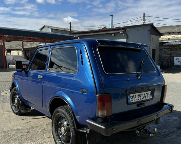 Синий ВАЗ 21214, объемом двигателя 1.7 л и пробегом 155 тыс. км за 3600 $, фото 2 на Automoto.ua