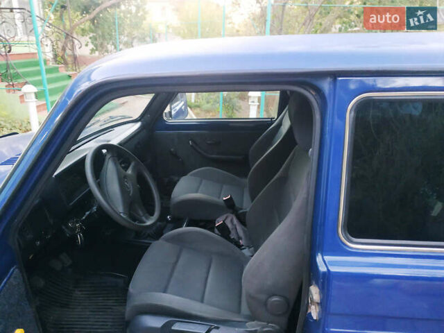 Синій ВАЗ 21214, об'ємом двигуна 1.7 л та пробігом 81 тис. км за 4200 $, фото 4 на Automoto.ua