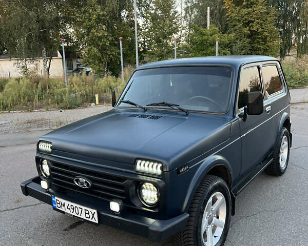 Синий ВАЗ 21214, объемом двигателя 1.7 л и пробегом 204 тыс. км за 4999 $, фото 1 на Automoto.ua