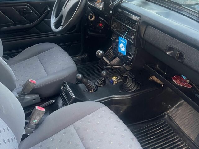 Синий ВАЗ 21214, объемом двигателя 1.7 л и пробегом 104 тыс. км за 2600 $, фото 7 на Automoto.ua