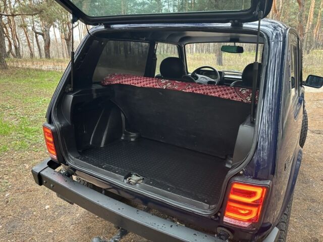 Синій ВАЗ 21214, об'ємом двигуна 1.7 л та пробігом 58 тис. км за 4500 $, фото 3 на Automoto.ua